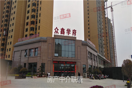 益王府花园，精装，带车库，学区房，可按揭3室2厅1卫10